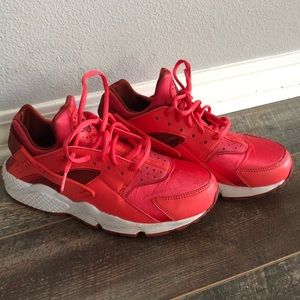 Women’s Nike Huaraches